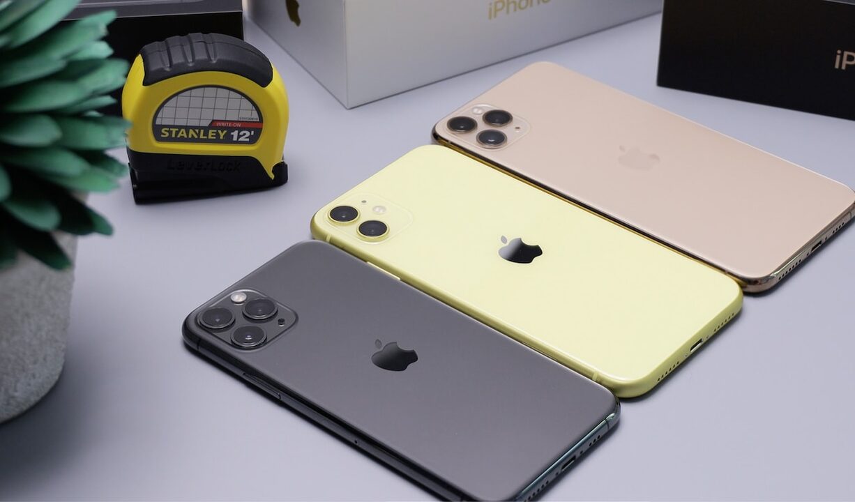 three assorted-generation iPhones smartphones